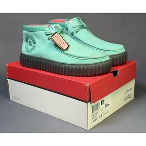 CLARKS X POKÉMON Venusaur Torhill Explore Turquoise Suede M 8.5 US